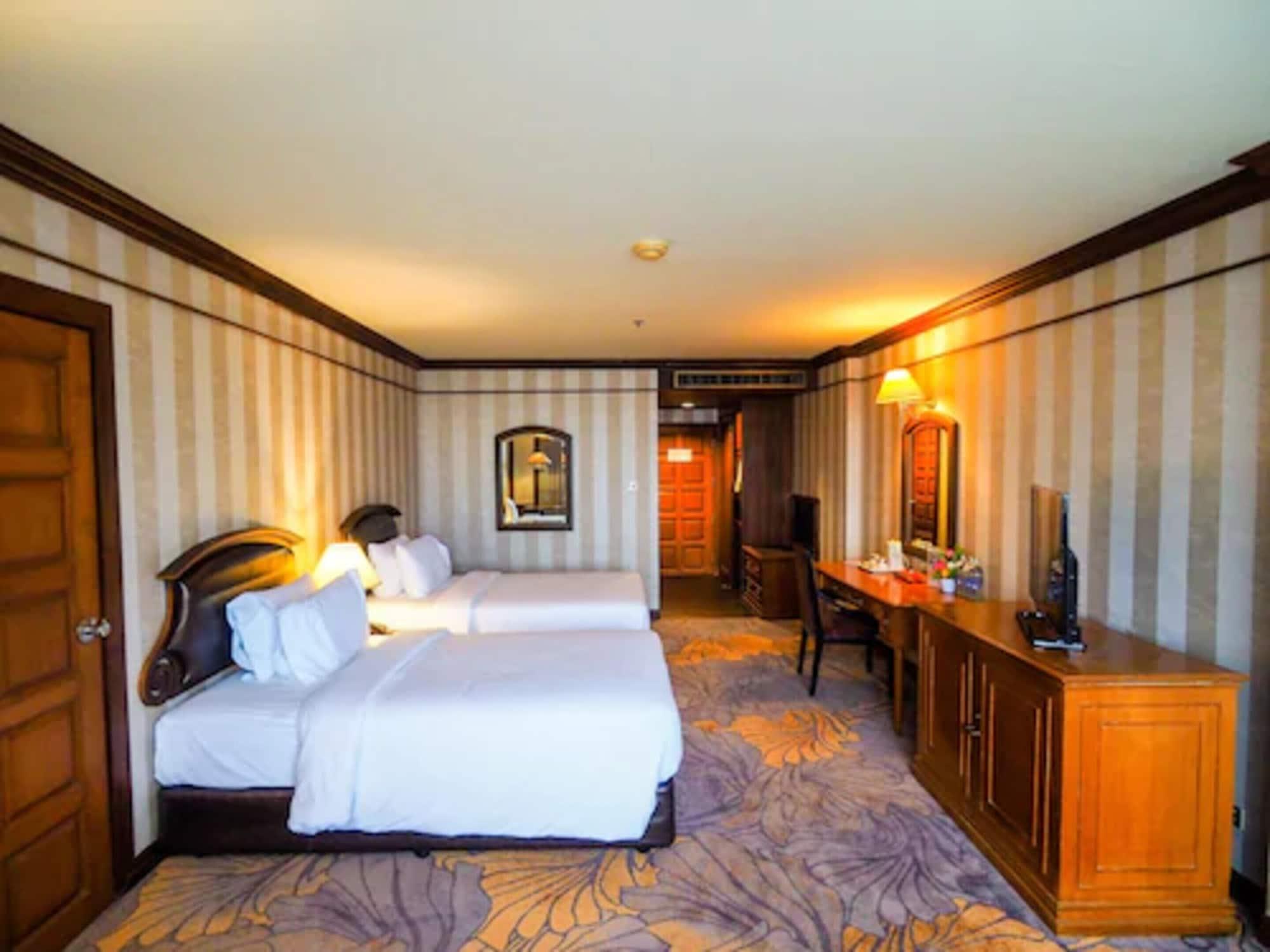 The Twin Lotus Hotel Nakhon Si Thammarat Exterior photo