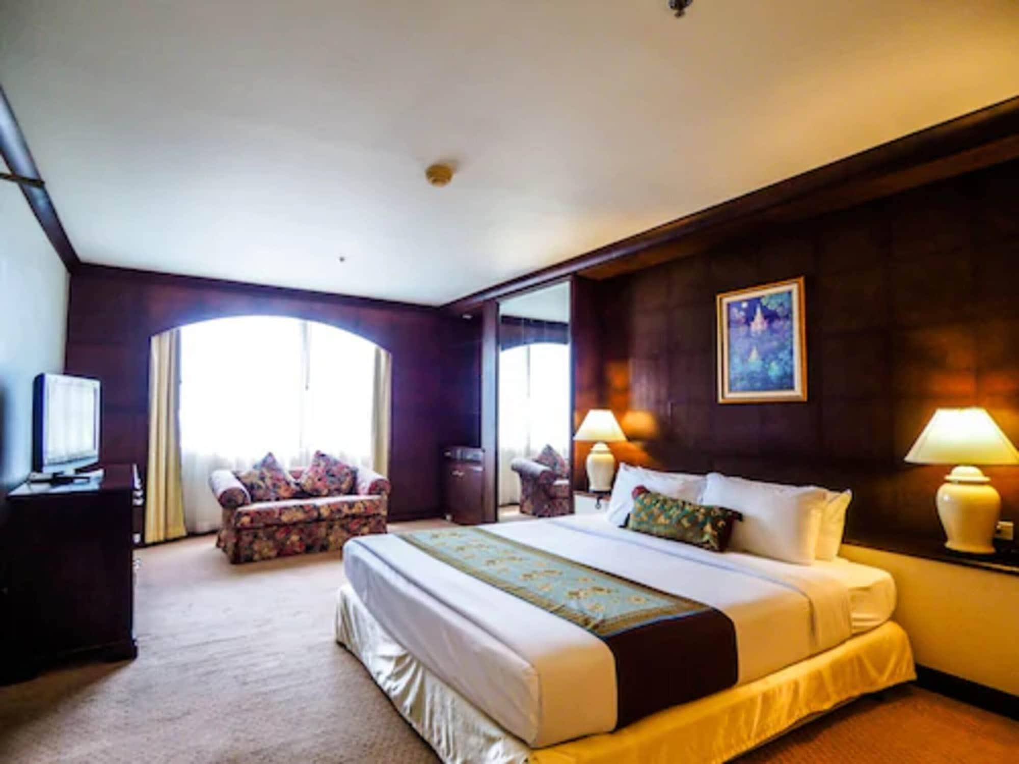 The Twin Lotus Hotel Nakhon Si Thammarat Exterior photo