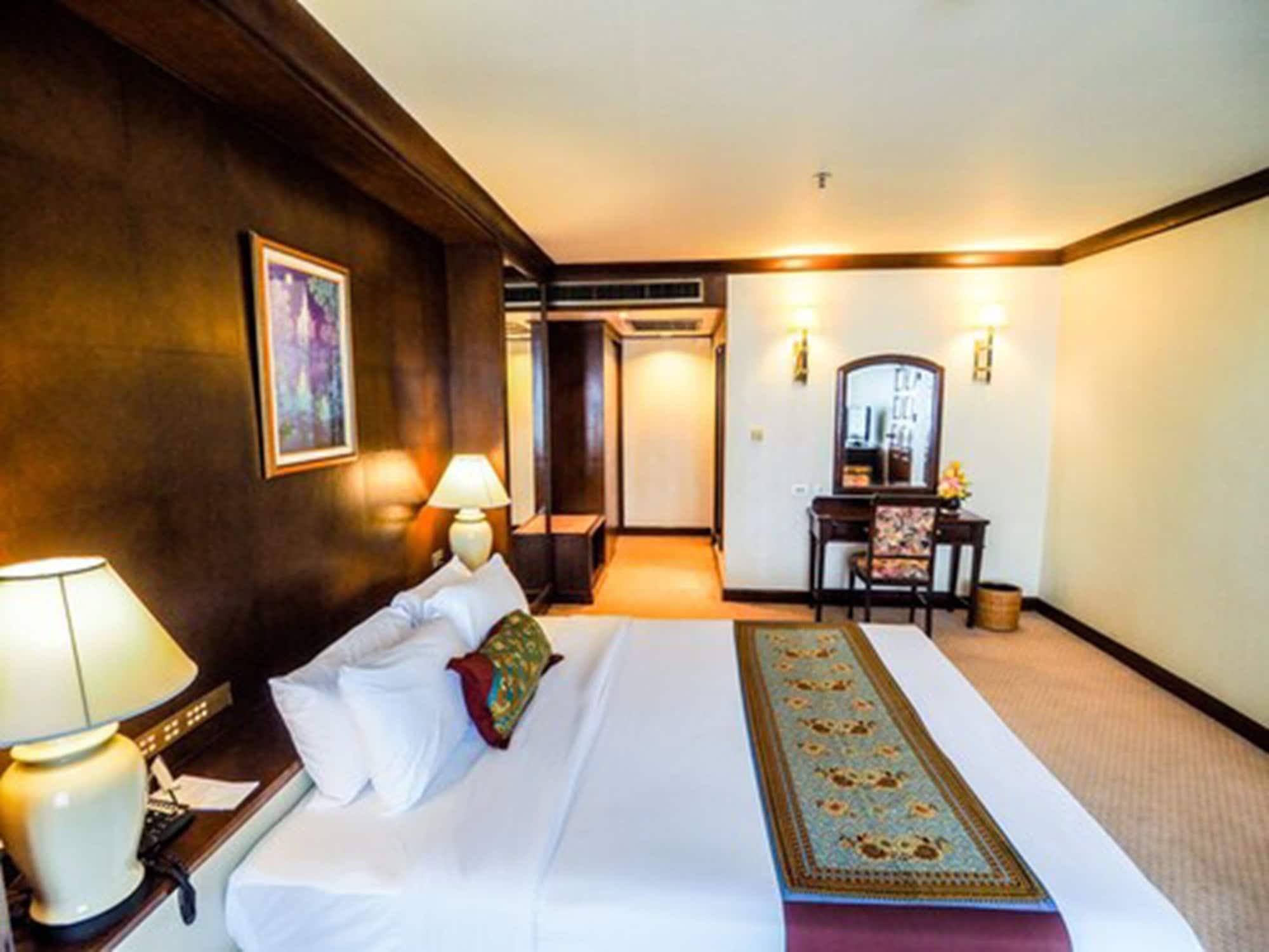 The Twin Lotus Hotel Nakhon Si Thammarat Exterior photo