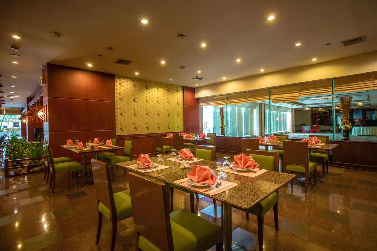 The Twin Lotus Hotel Nakhon Si Thammarat Exterior photo
